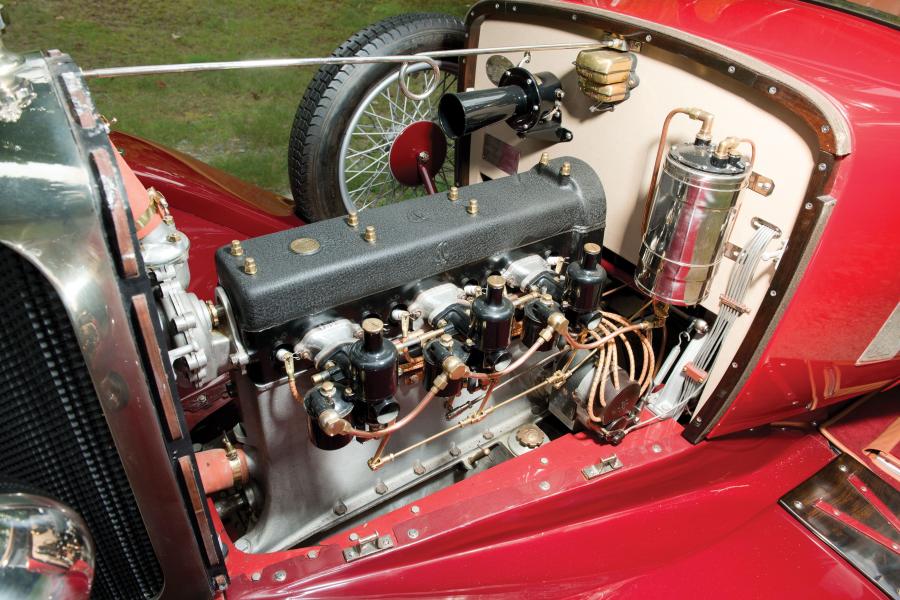Моторный отсек AC Acedes-Magna Tourer 1929 года  (фото 20 из 24)
